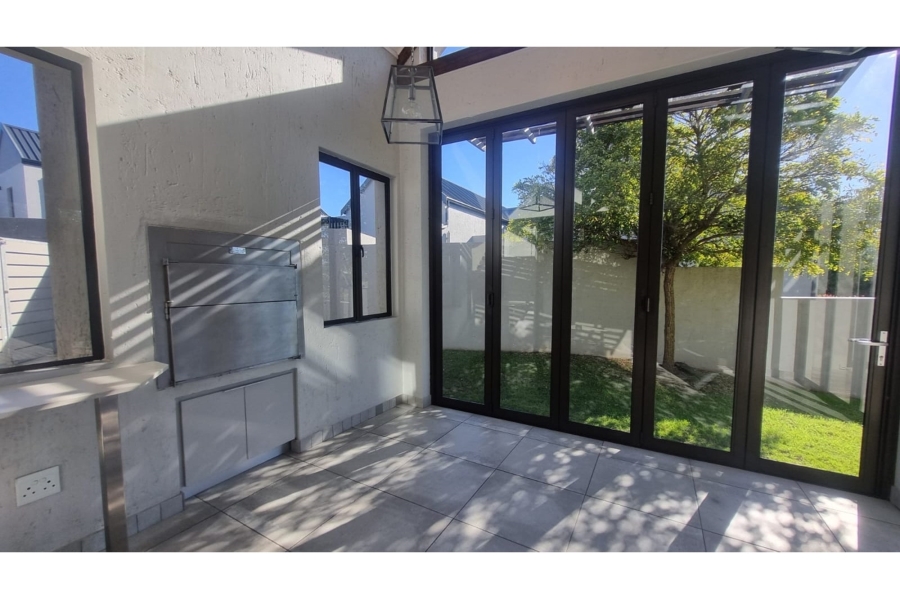 To Let 3 Bedroom Property for Rent in Kingswood Golf Estate Western Cape